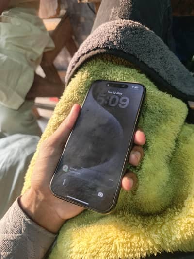 iphone 15 pro condition 10/10