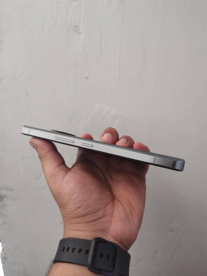 SHARP AQUOS R7 2