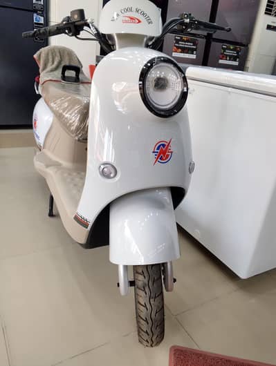 United Electric Scooty