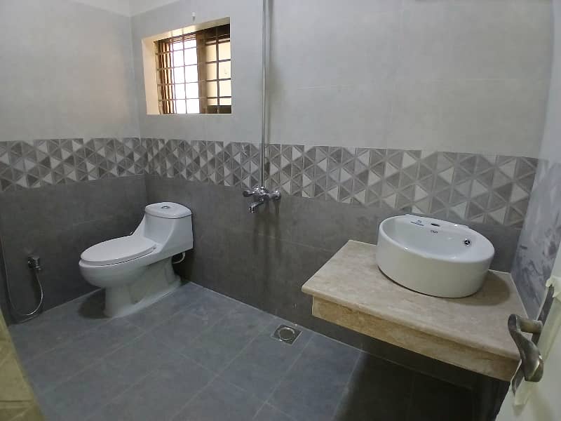 G9/1,Upper Portion Available 4