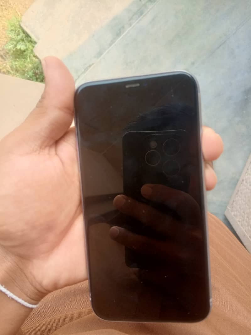 iPhone 11 5