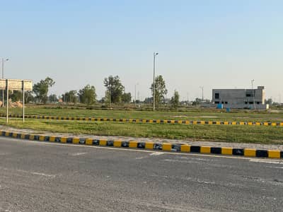 Top Location | Facing Main Boulevard