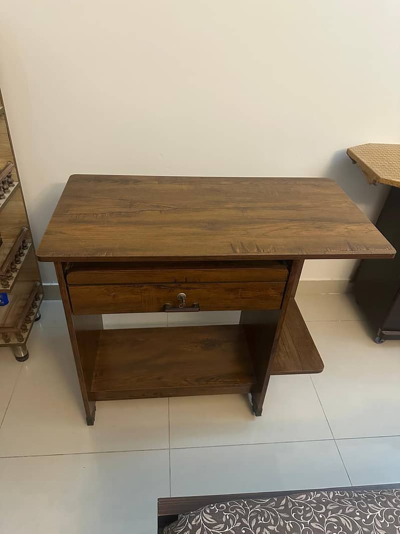 Study Table in New Condition 0