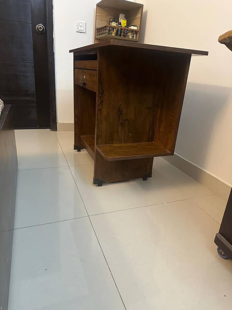 Study Table in New Condition 2