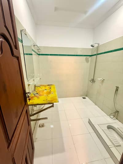 1 Kanal Ground Portion Available For Rent In G. 15