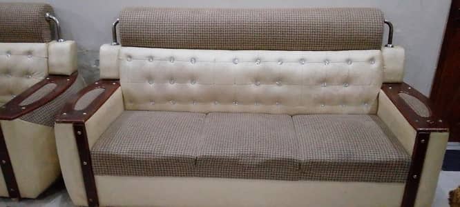 selling home used sofa