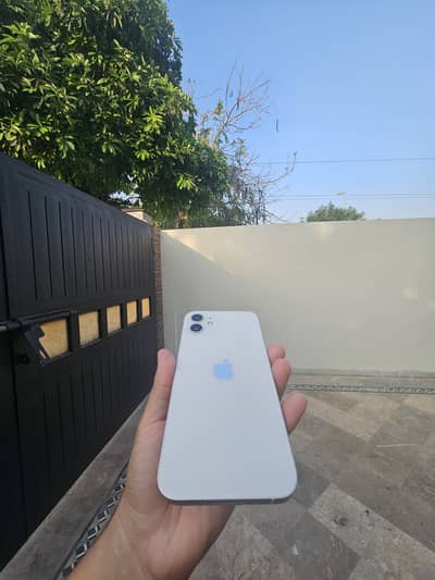 Iphone 12 WHITE COLOUR
