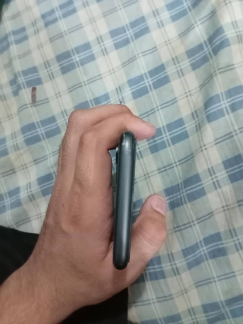 IPHONE 11 3