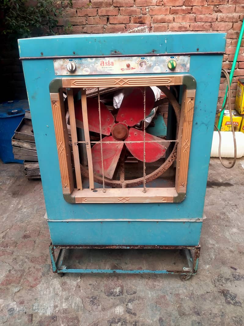 بہترین کوالٹی جو چیز ہے اپ کے سامنے ہے چلنے کو چل رہا ہے اچھی طرح باقی 3