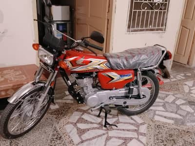 bike just 8 km Chala hua