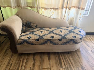 Dewwan for urgent sale