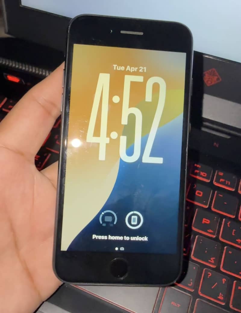 Apple iPhone SE 2 1