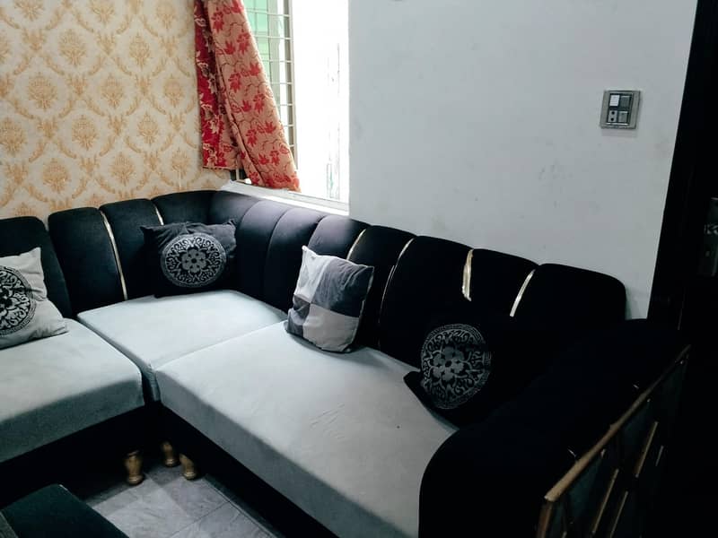 L shaped sofa include table 1