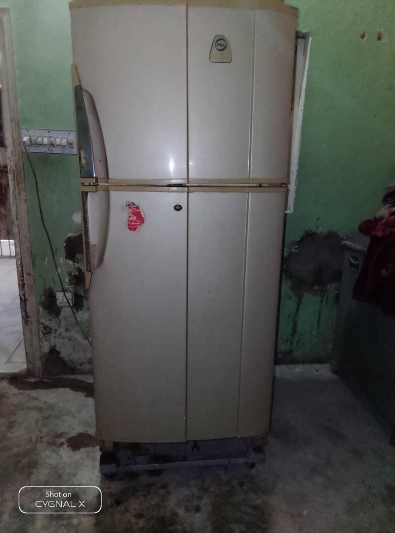 Refrigerator 0