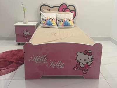 I am sale baby bed 10 by 10 condition bukil saf ha