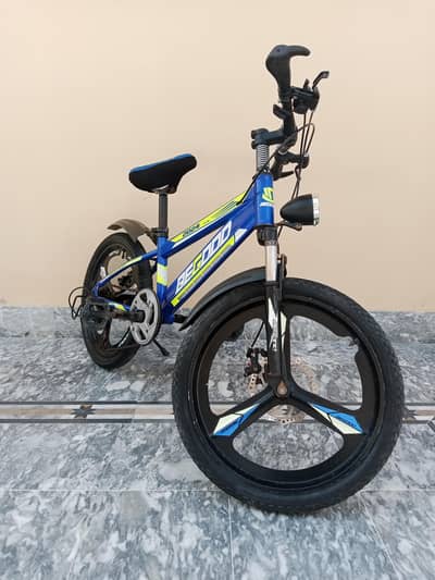 Good condition cycle / Aluminum body / With 7 speed gears