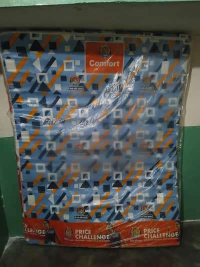 Durafoam Queen size only 4 months used