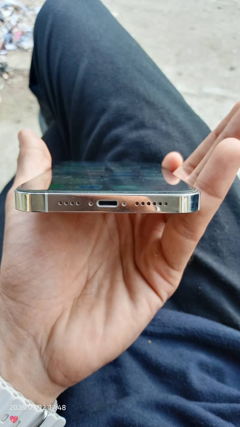 Iphone 14 pro max 3