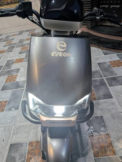 Scooty eveon