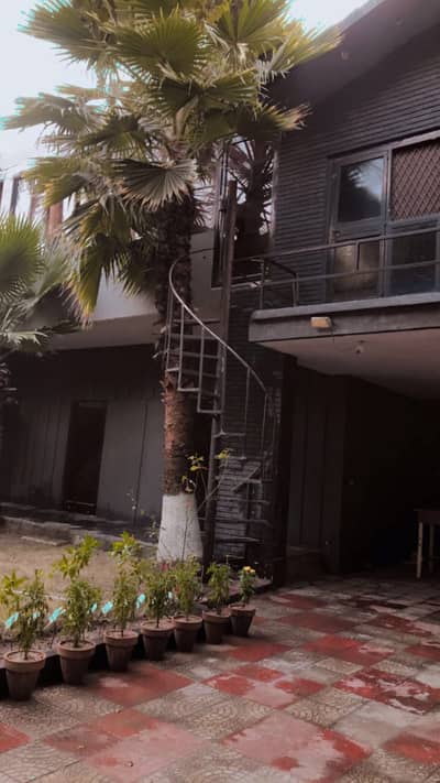Zahra Girls Hostel