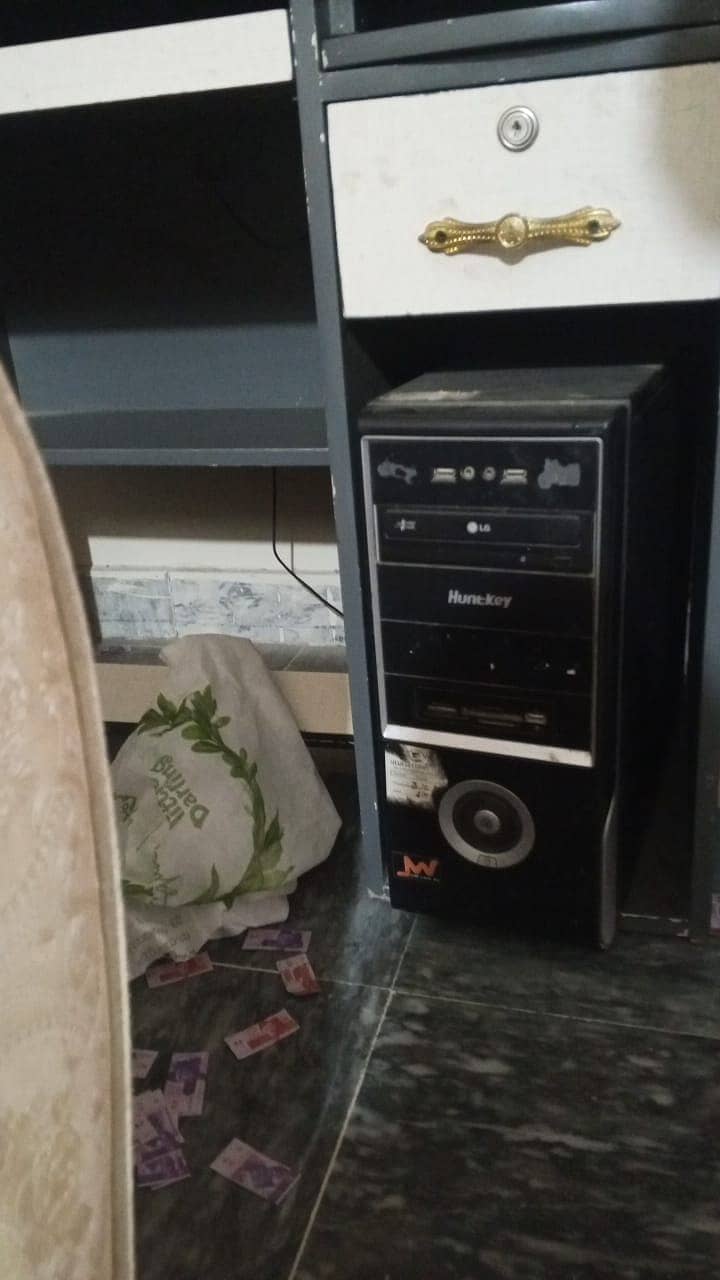 CPU, LCD, TABLE 1