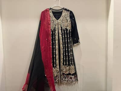 Exquisite Open Designer-Style Black & Maroon Formal Suit