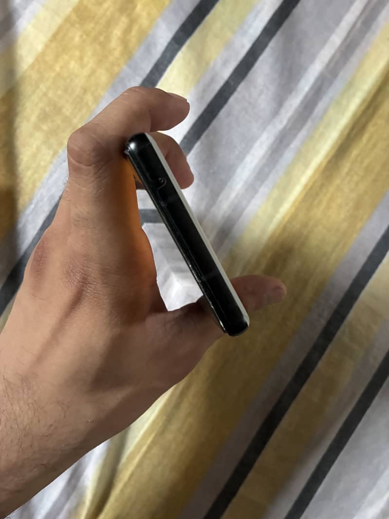 Google pixel 6a 4