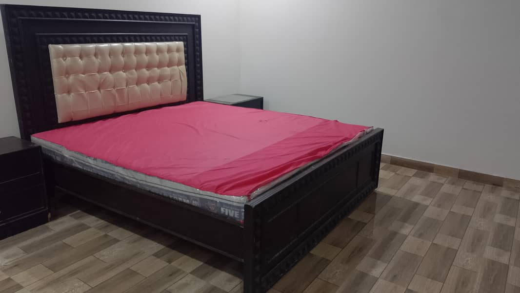 Bed with side tables 2