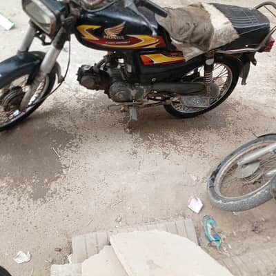 Honda 70 model 2012 Karachi number
