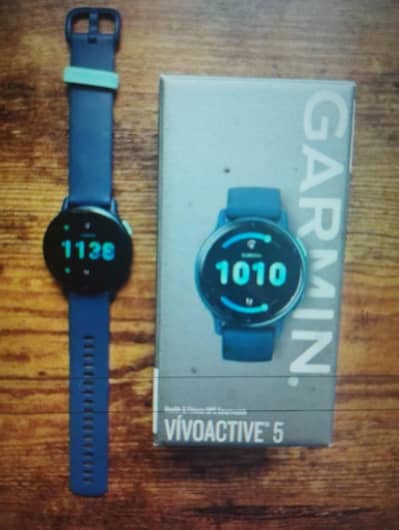 Garmin Vivoactive 5 - New ( Barely used )