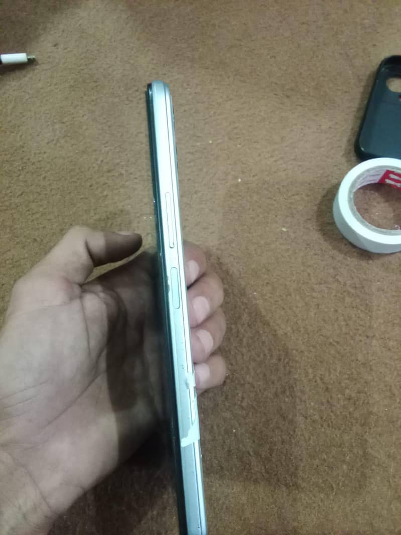 Infinix 4
