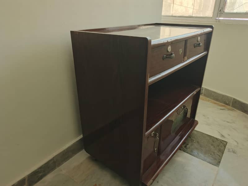 dressing table 1