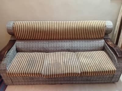 5 seater sofa set with table