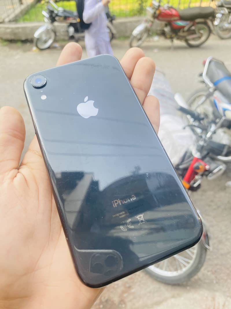 iPhone xr 3