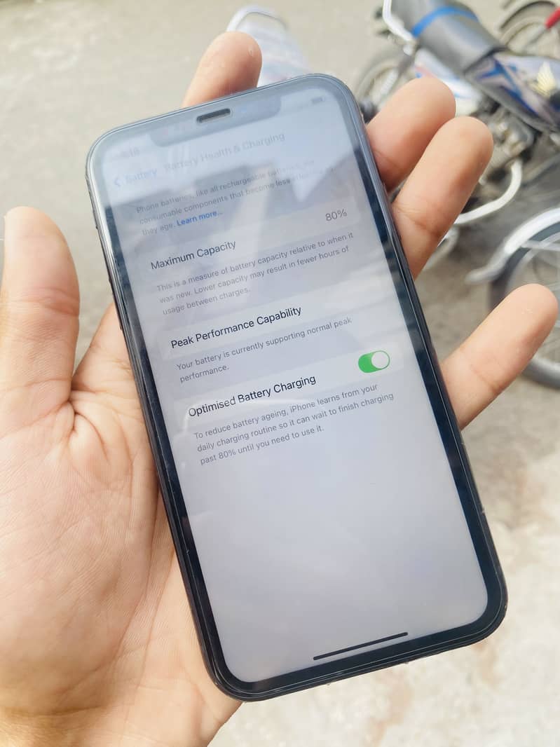 iPhone xr 4