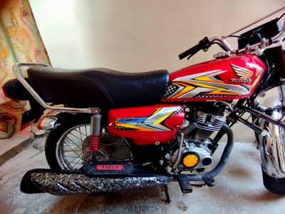 Honda 125 Red 2025