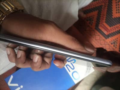 vivo y20 for sele daba sat hy charger nhi hy