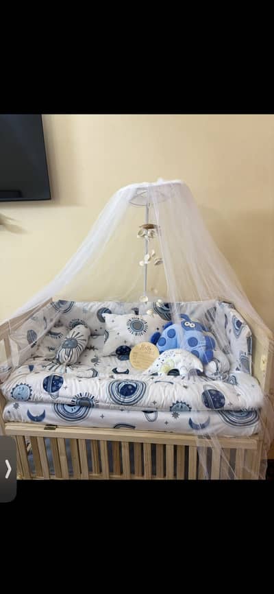 Baby cot in good condition