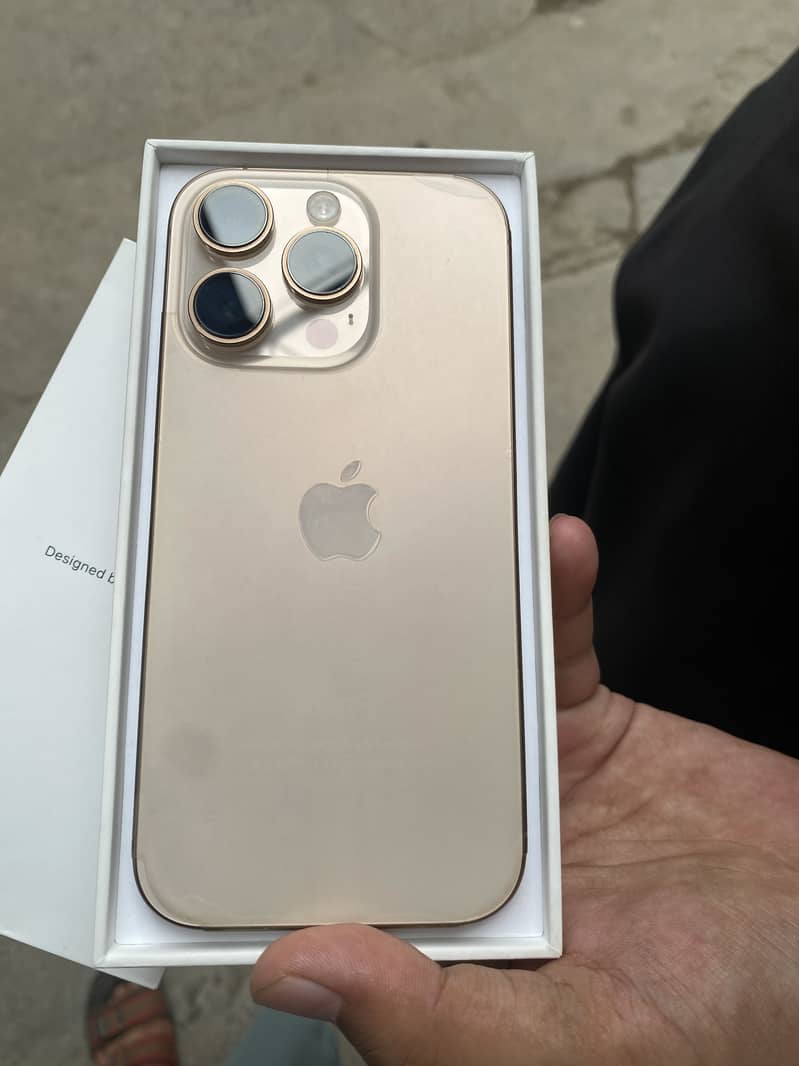 Iphone 16pro. 0