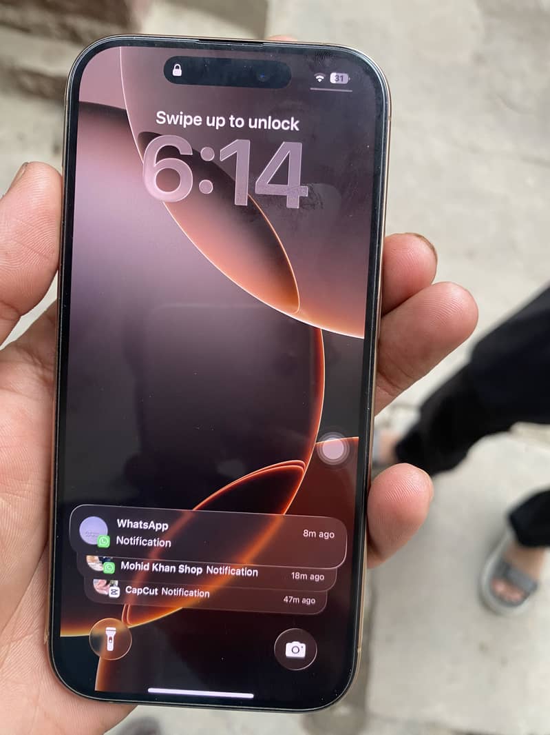 Iphone 16pro. 3