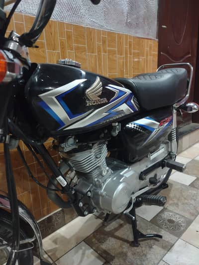 cg 125 2025 model 03304515458 whtsap