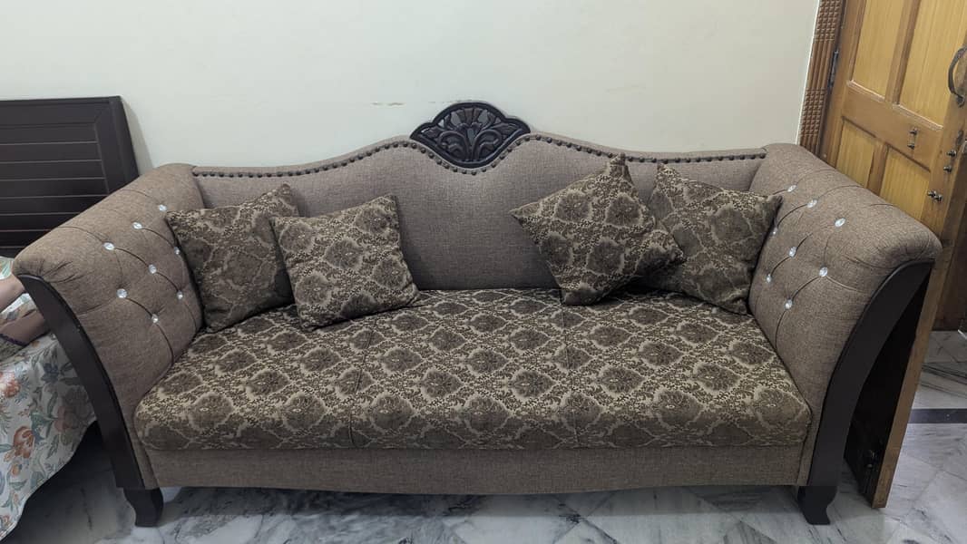 7 seater sofa 0