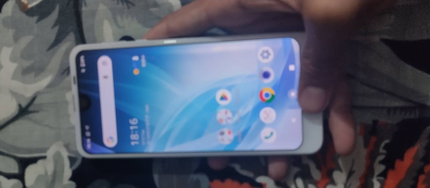 Sharp Aquos R2 2