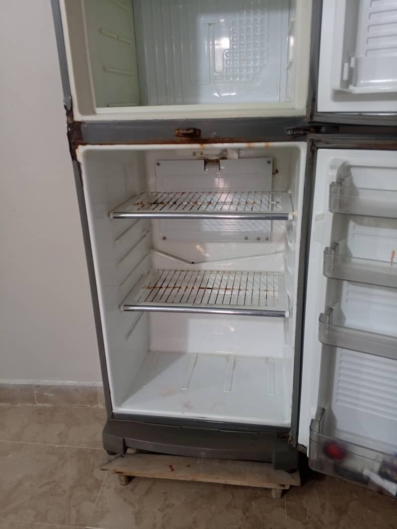 refrigerator 4