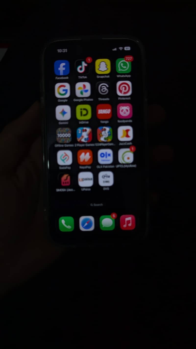 iPhone 13 9