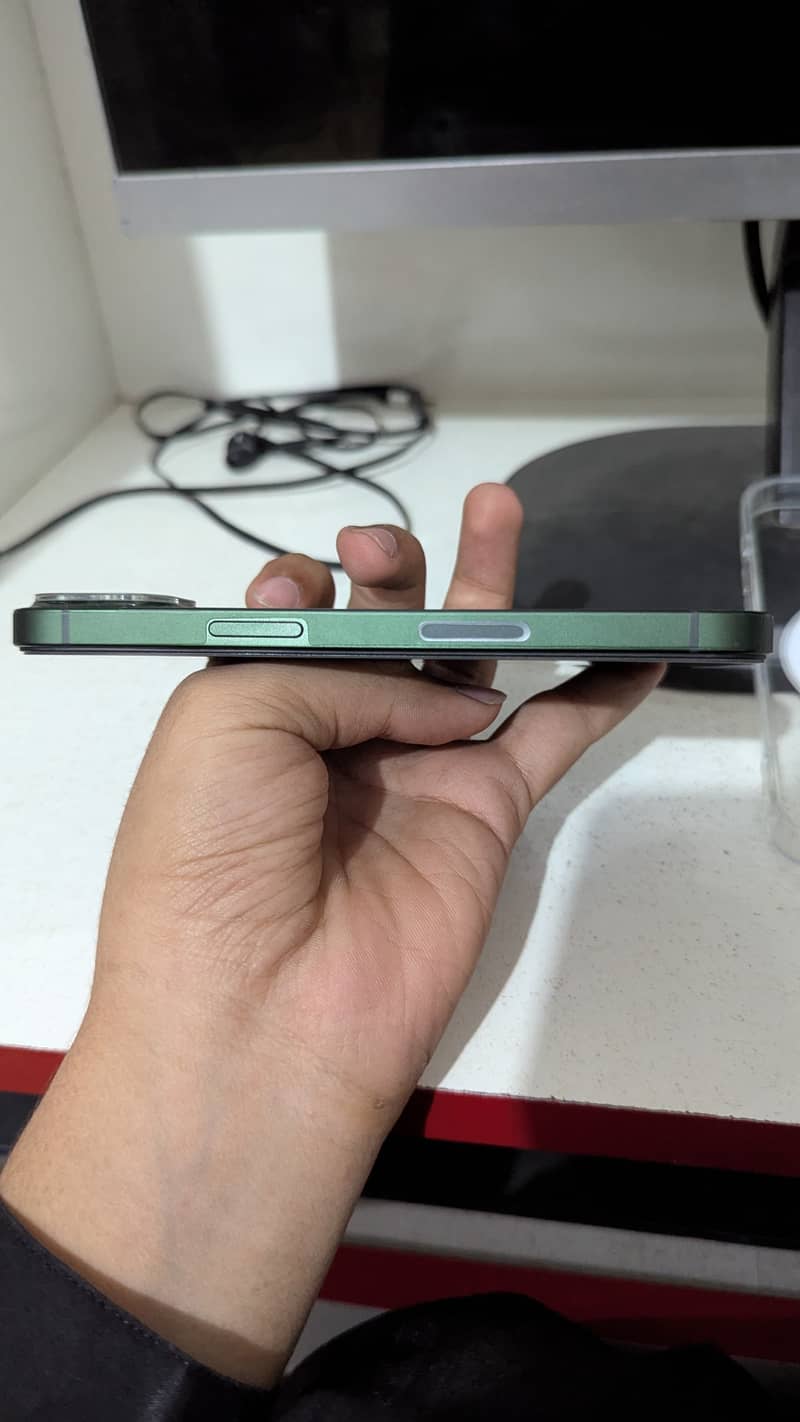 iPhone 13 10