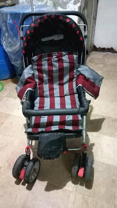 pram walker sitting and laying both positions