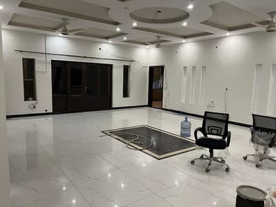 2 KANAL LUXURY UPPER PORTION AVAILABLE FOR RENT IN NFC SOCIETY NEAR WAPDA TOWN AND VALENCIA TOWN
