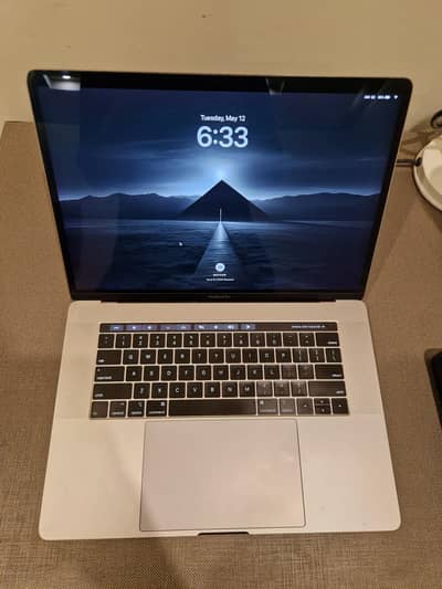 i7 Macbook pro 2018 16inch