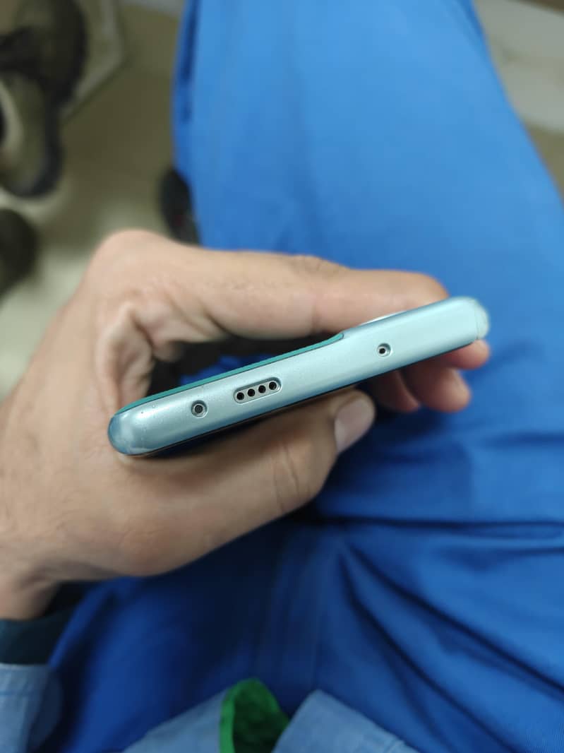 Techno Camon 40 Pro 4